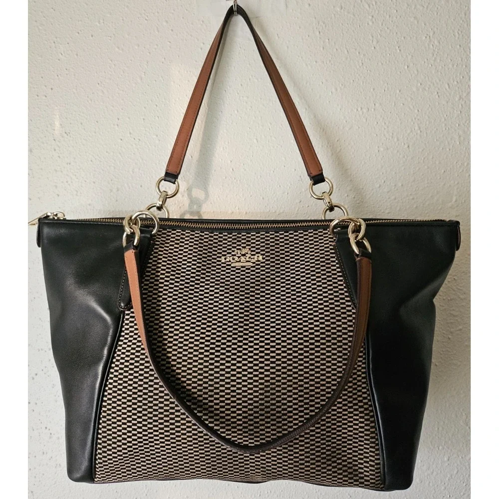 COACH   Exploded Ava Tote Bag Black and Beige F57246